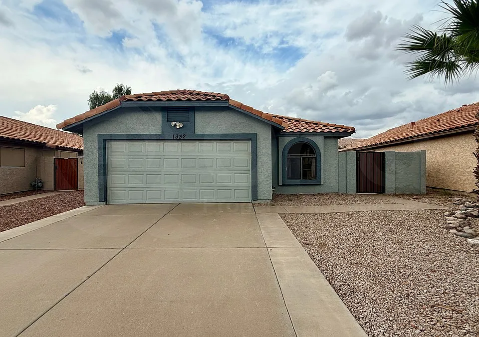 1332 S Parkcrest