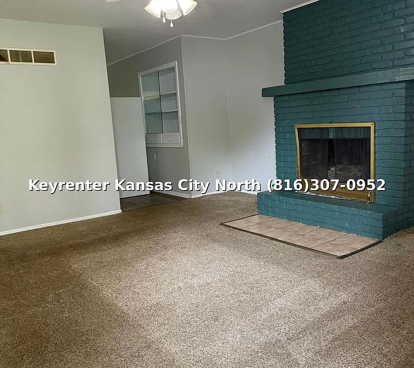 811 E Lexington Ave