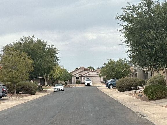 5th image of 43890 W Cahill Dr