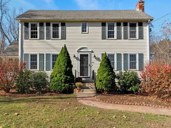 24 Sophia Cir, Franklin, MA 02038