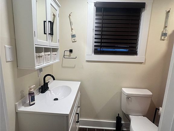 5th image of 1621 Morgan St