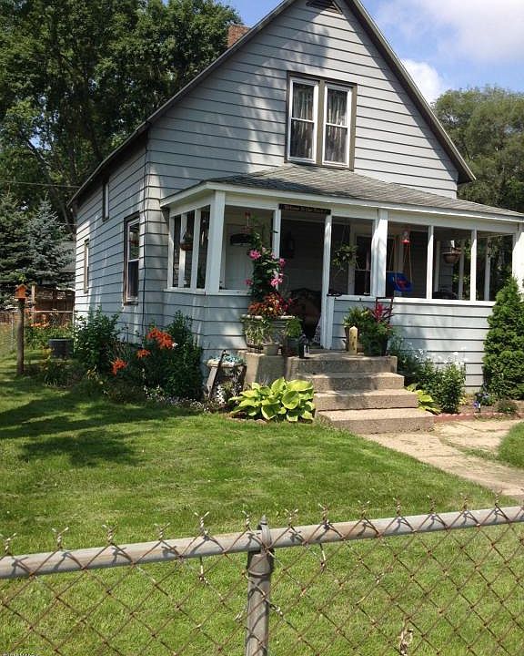 2nd image of 1417 S Main St