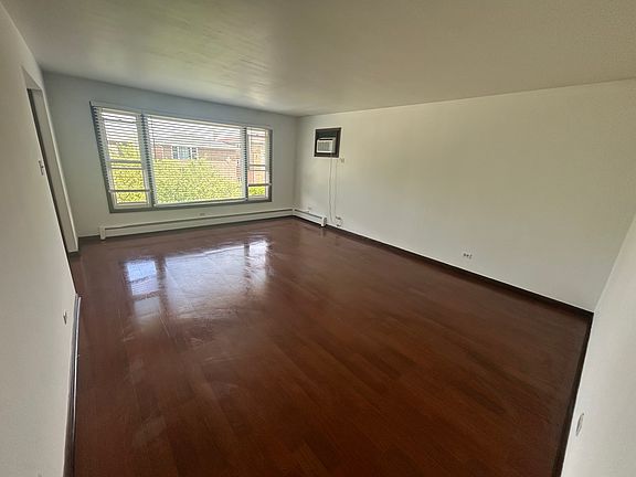 2nd image of 1681 Patricia Pl APT 3E