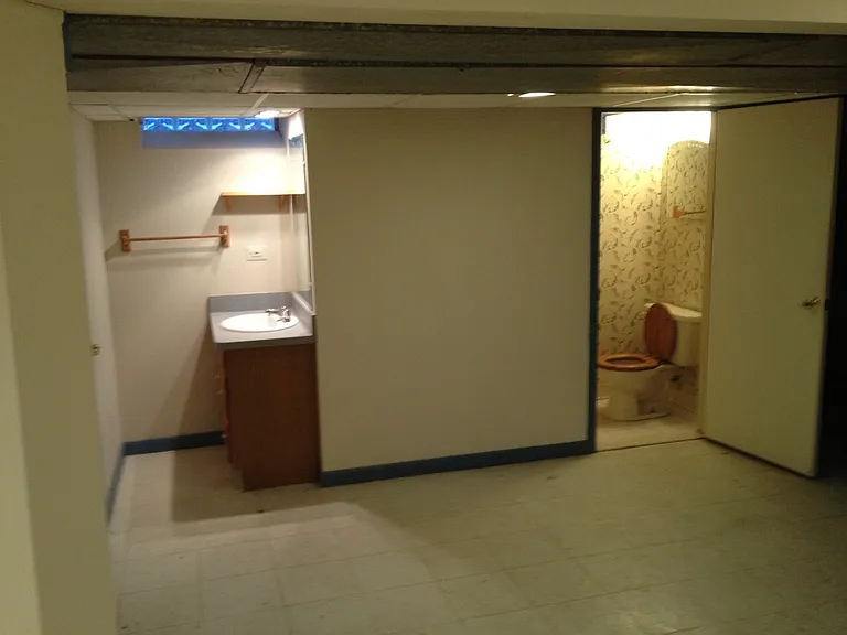 429 E Jarvis Ave — Photo 7