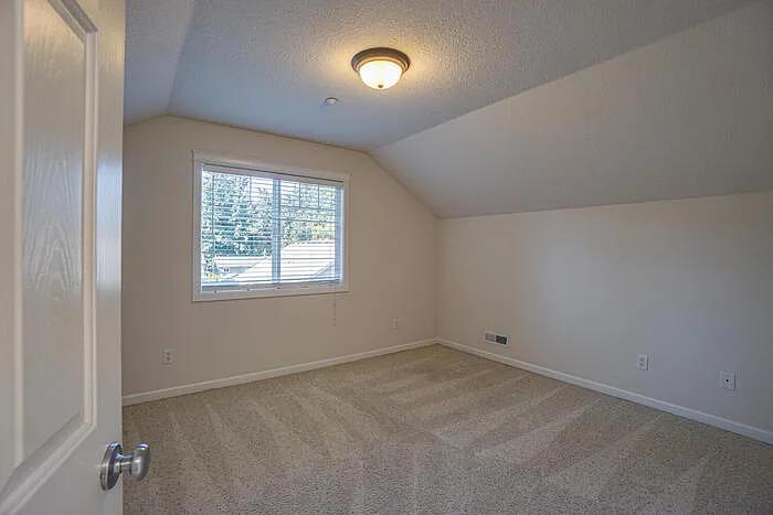5109 NE 48th Cir — Photo 30