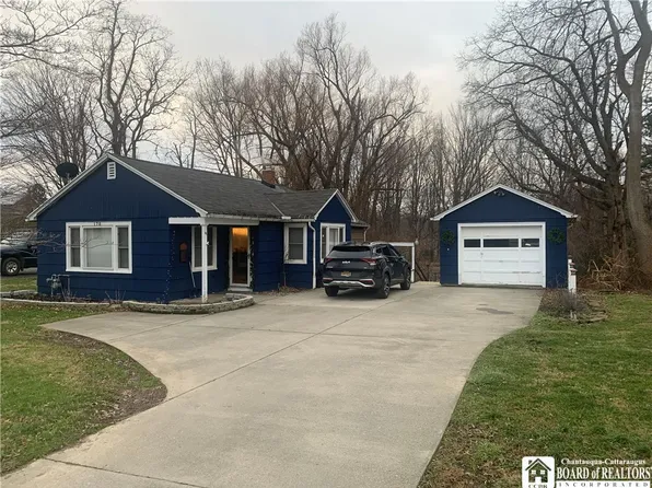 170 Temple St, Fredonia, NY 14063