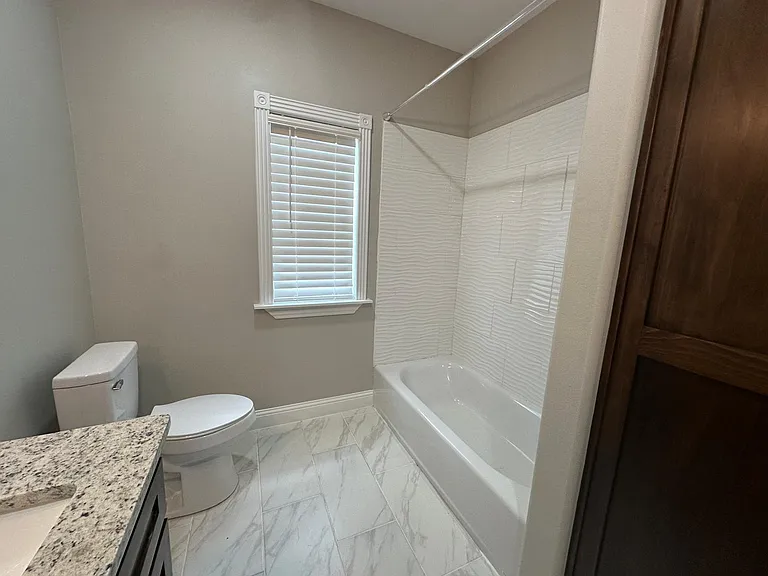 592 E Main St — Photo 19