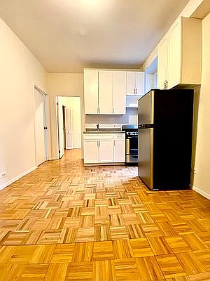 1st image of 527 E 78th St APT 6B