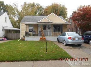 22018 Colony St, Saint Clair Shores, MI 48080