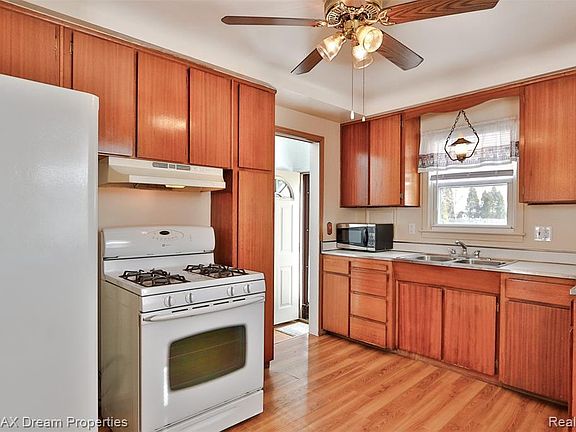 5th image of 6652 Sunset St