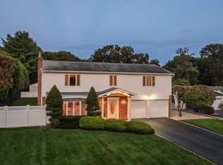 123 Old Post Drive, Hauppauge, NY 11788