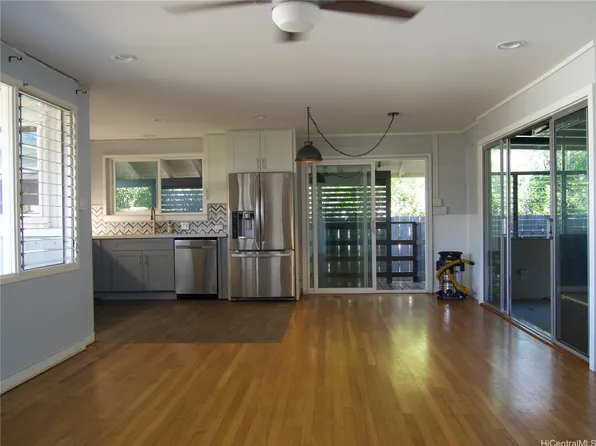 1403 Makamua St, Pearl City, HI 96782