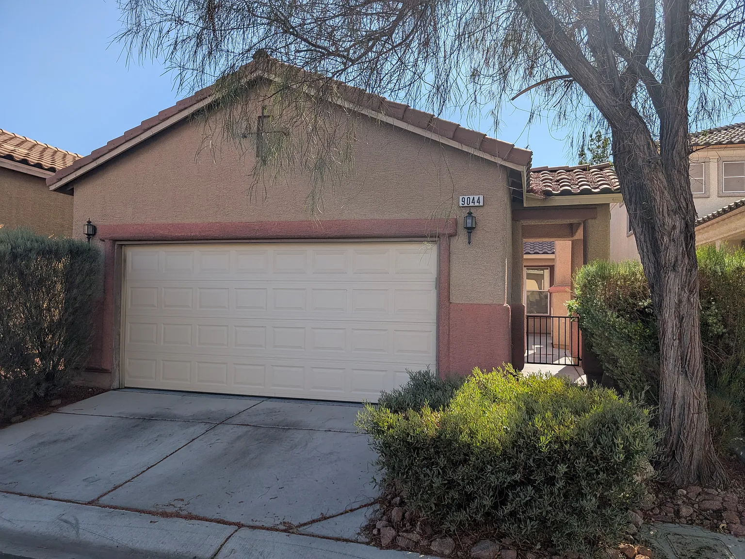 4 bed, 1694 sqft, $2,200 — Photo 1