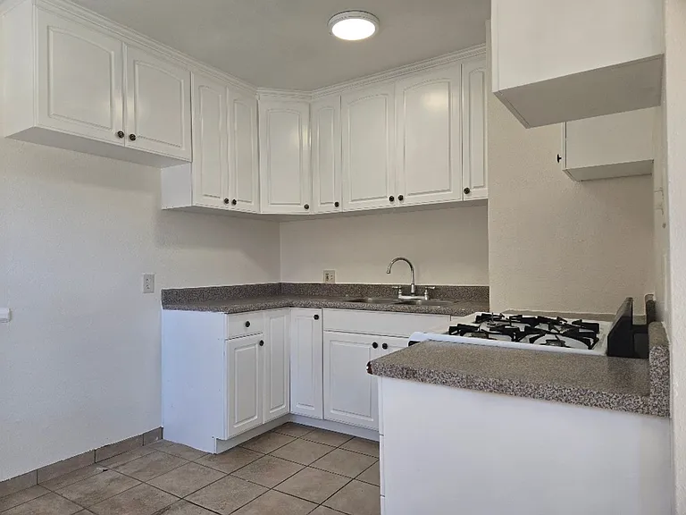 15904 Sherman Way #3 — Photo 3