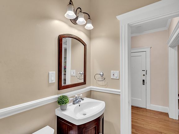 2nd image of 19-21 Shepard St #3