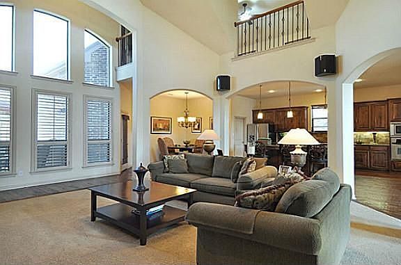 3rd image of 6905 Pecan Chase Ln