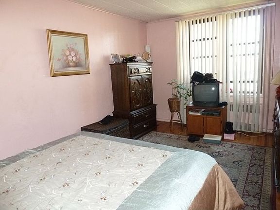 3rd image of 141-05 Northern Blvd APT 7F