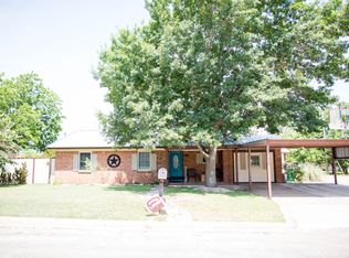 800 Meadowlark St, Hamilton, TX 76531