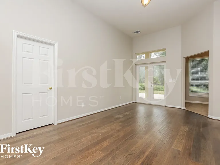 1850 Beth Ct — Photo 5