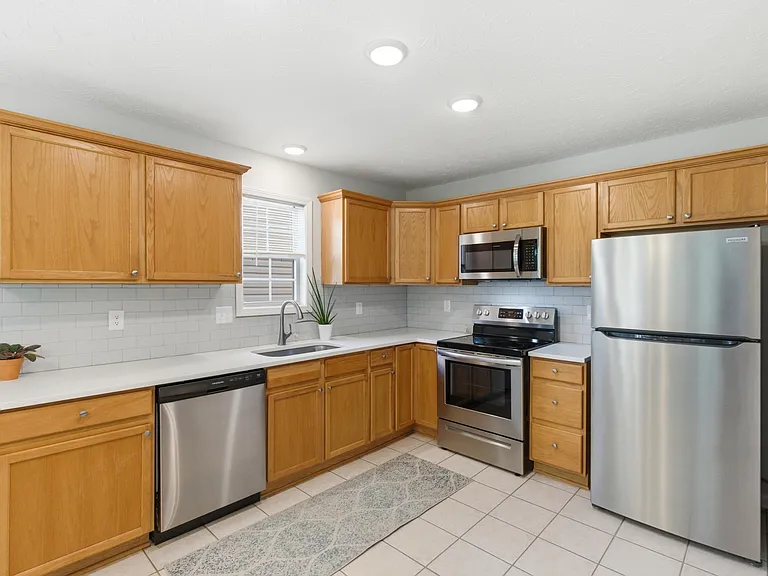 752 Rosslyns Dl — Photo 22