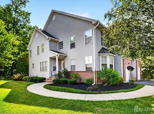 24 Amy Dr, North Brunswick, NJ 08902