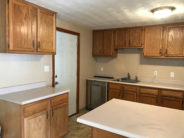 48 Stonybrook Rd — Photo 4