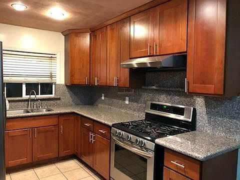 5th image of 2074 Oakwood Dr