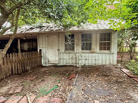 9th image of 318 W Church Street