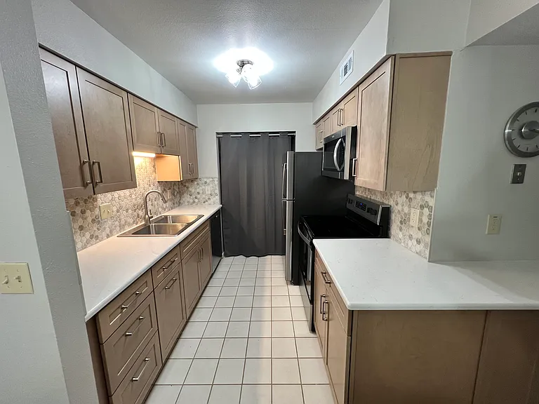 17087 Sandalwood Creek Dr #B — Photo 3