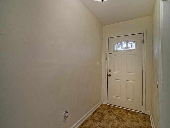 4th image of 5273 Wipledale Ave