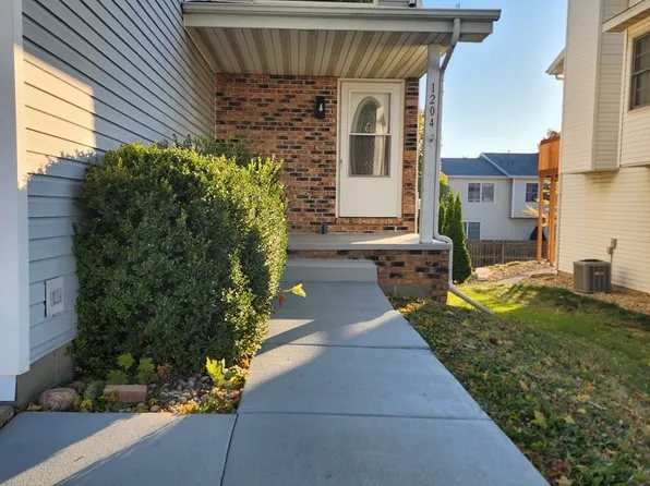 1204 Henry St, Normal, IL 61761