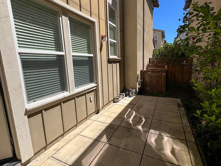 Side patio
