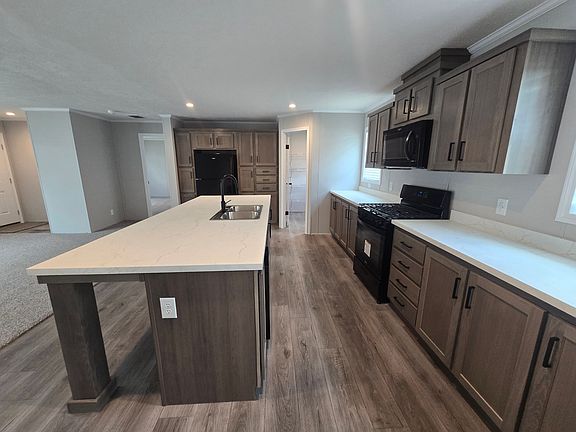 2nd image of 524 Elmwood Ln