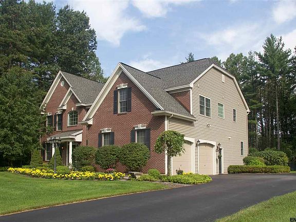 2nd image of 3 Lilac Ln
