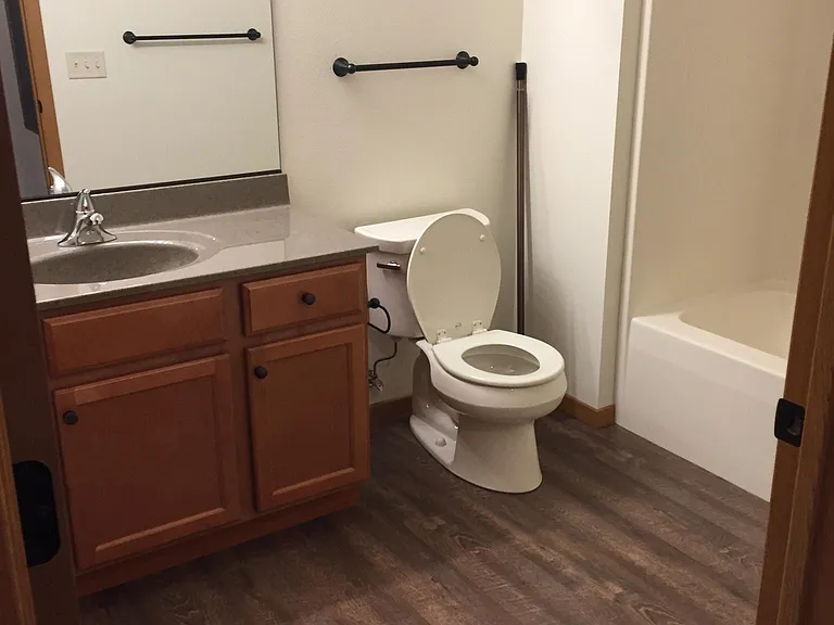 2421 Sessions St #5 — Photo 8