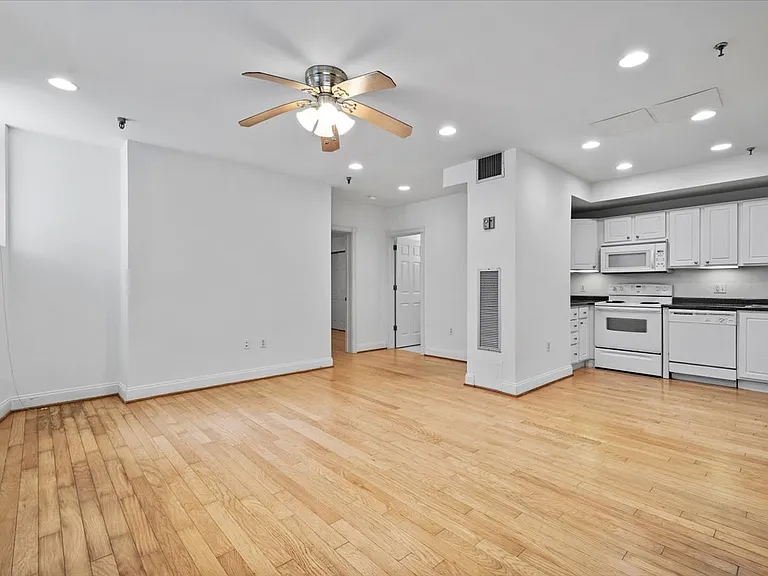 512 Shady Ave #10 — Photo 11
