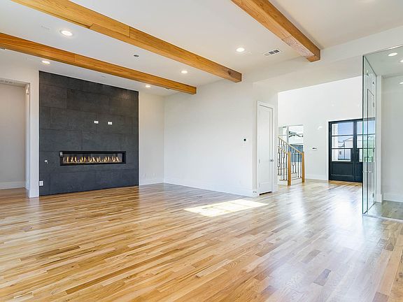 5th image of 1601 Saint Peter Ln