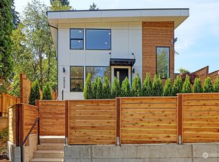 2805 NE 117th St, Seattle, WA 98125