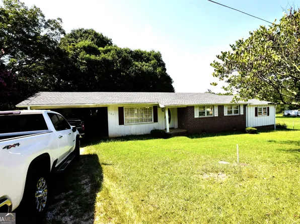 163 3rd St, Lavonia, GA 30553