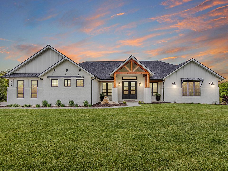 1st image of 614 Thorngrass Dr