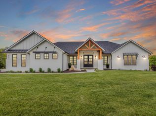 614 Thorngrass Dr, Jefferson City, MO 65109