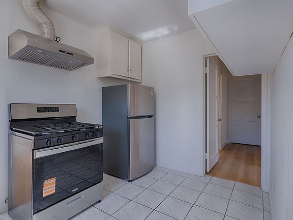 5th image of 1612 W Hellman Ave