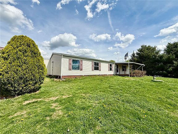 3rd image of 105 Reed Ln