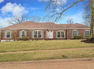 216 Glen Cove Dr, Chesterfield, MO 63017