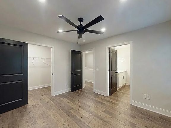 5th image of 208 Winding Chestnut Dr #110