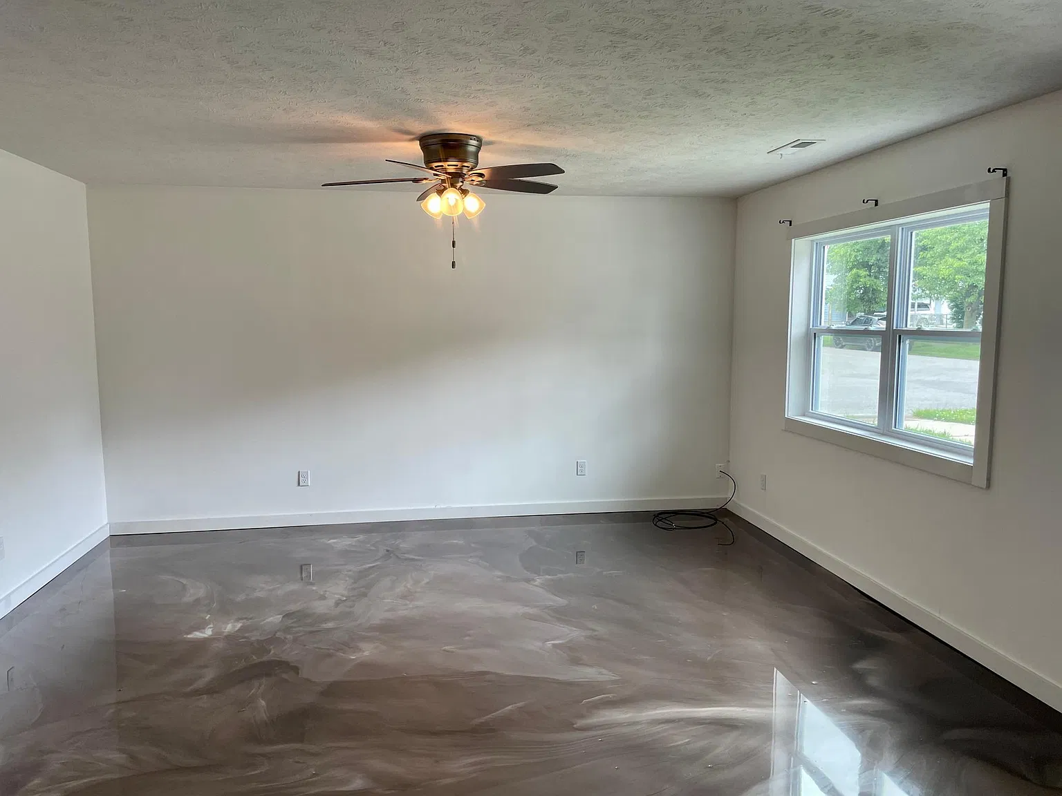 2 bed, 900 sqft, $1,300 — Photo 4