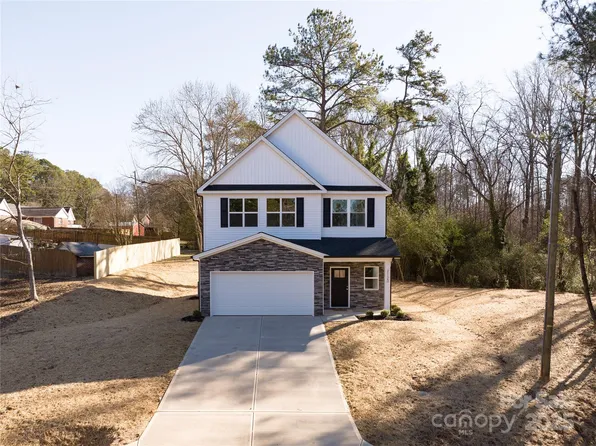 2120 Golfcrest Dr, Kannapolis, NC 28081