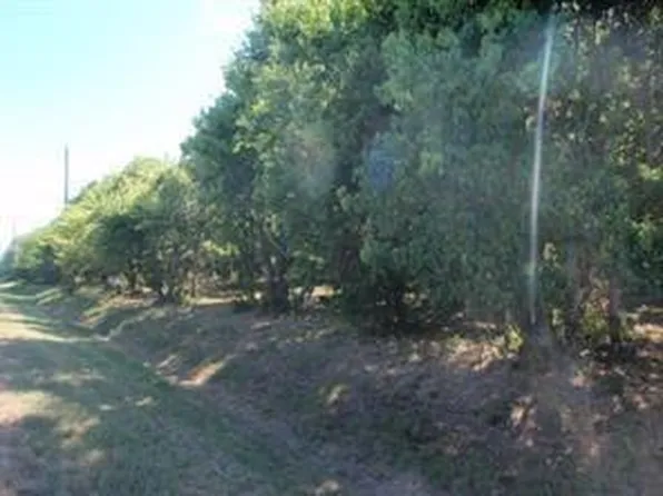 3 Duncan Dr #8, Freeport, TX 77541