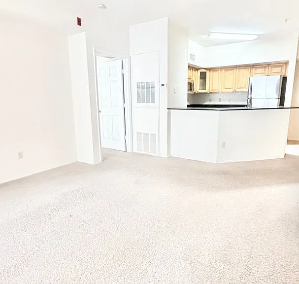 832 Camargo Way #307 — Photo 8