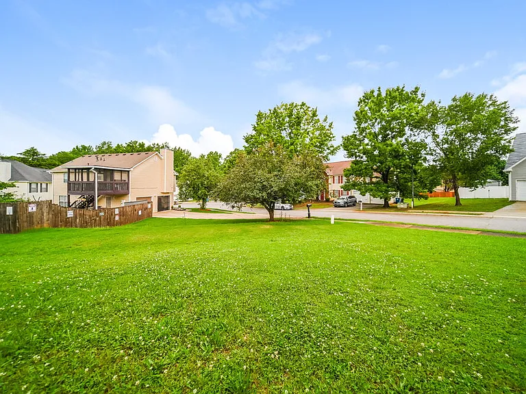 505 Concord Ter — Photo 16